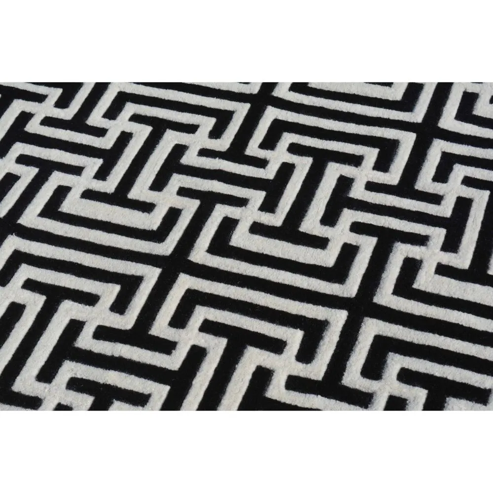 Maze Patterned Black & White Tufted Area Carpet 3X5ft