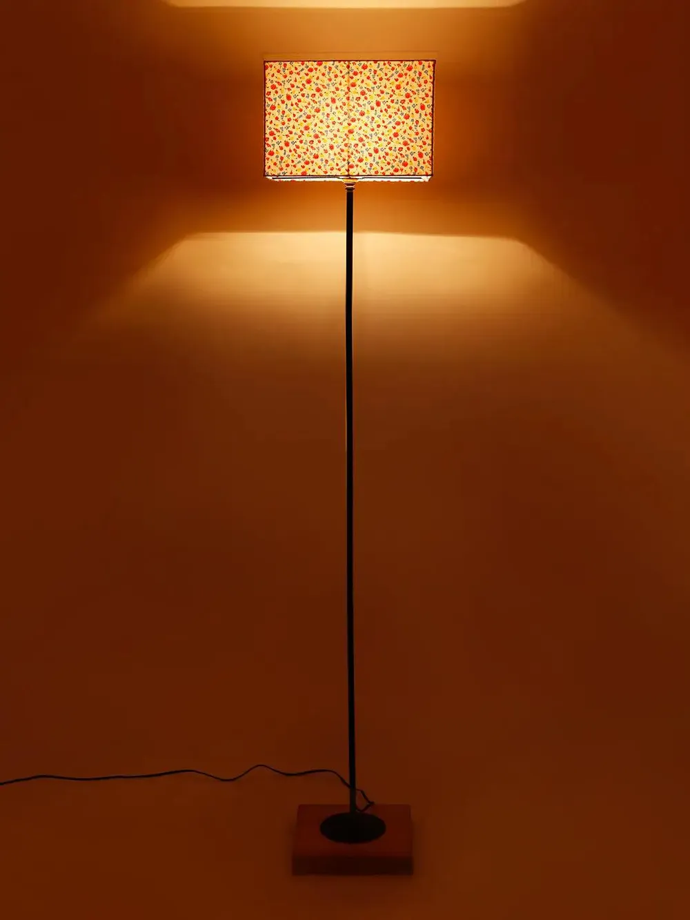 Minimalist Stick Floor Lamp With Wooden Base & Sqaure Shade White
