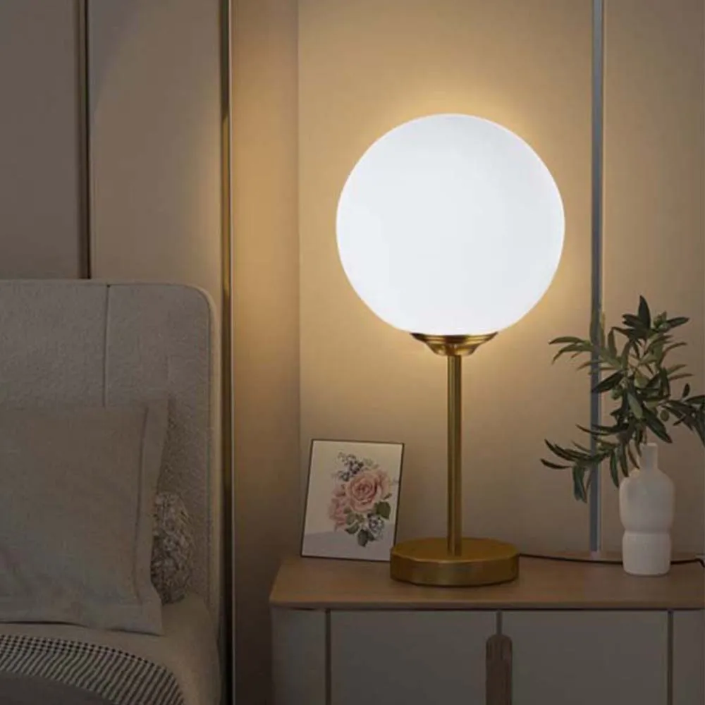 Modern classic Golden Stand Globe Table lamps