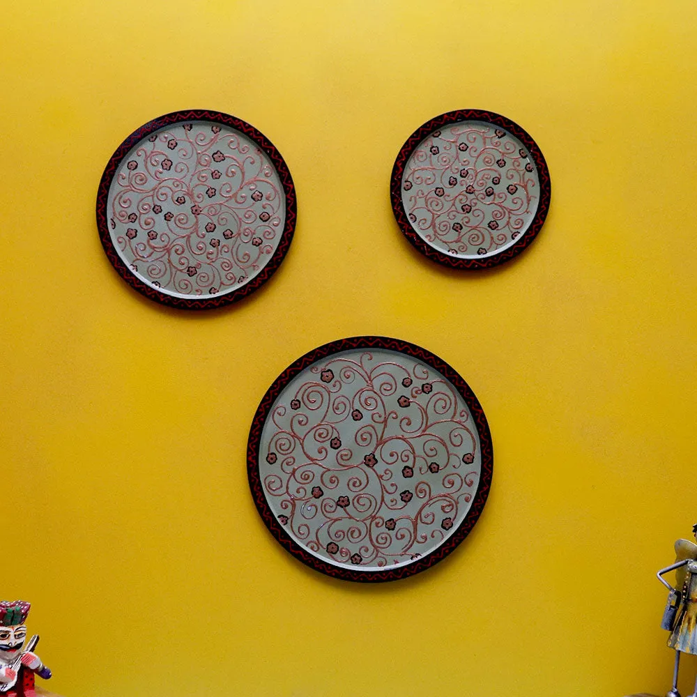 Pleasant Multicolor Design Art Set of 3 Wallplates