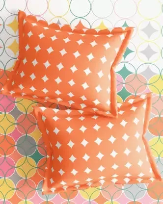 Premium-quality Geometric Printed Magnum Cotton King Size Bedsheet with 2 Pillow Covers - 300 Thread Count (Oraange)