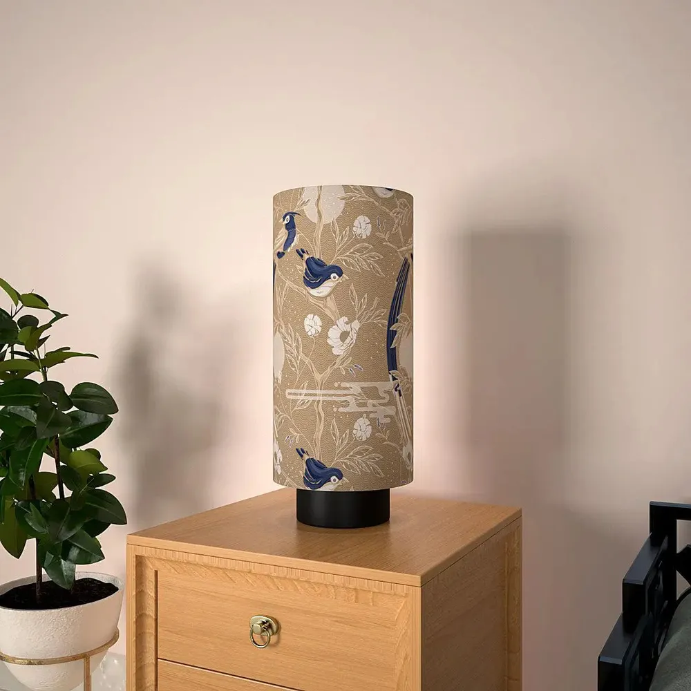 Pretty Humming Birds Glow Round Table Lamp