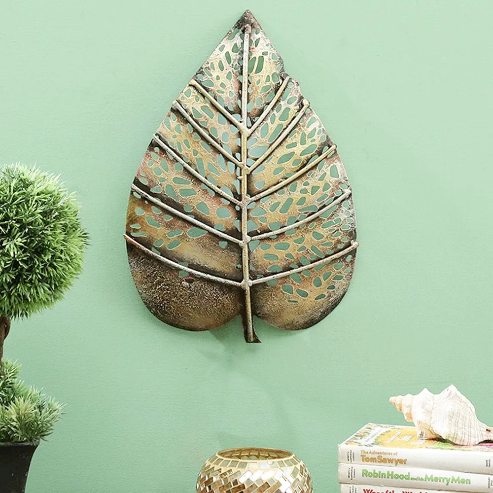 Pretty Leaf Fenestration Metal Wall Art With LED