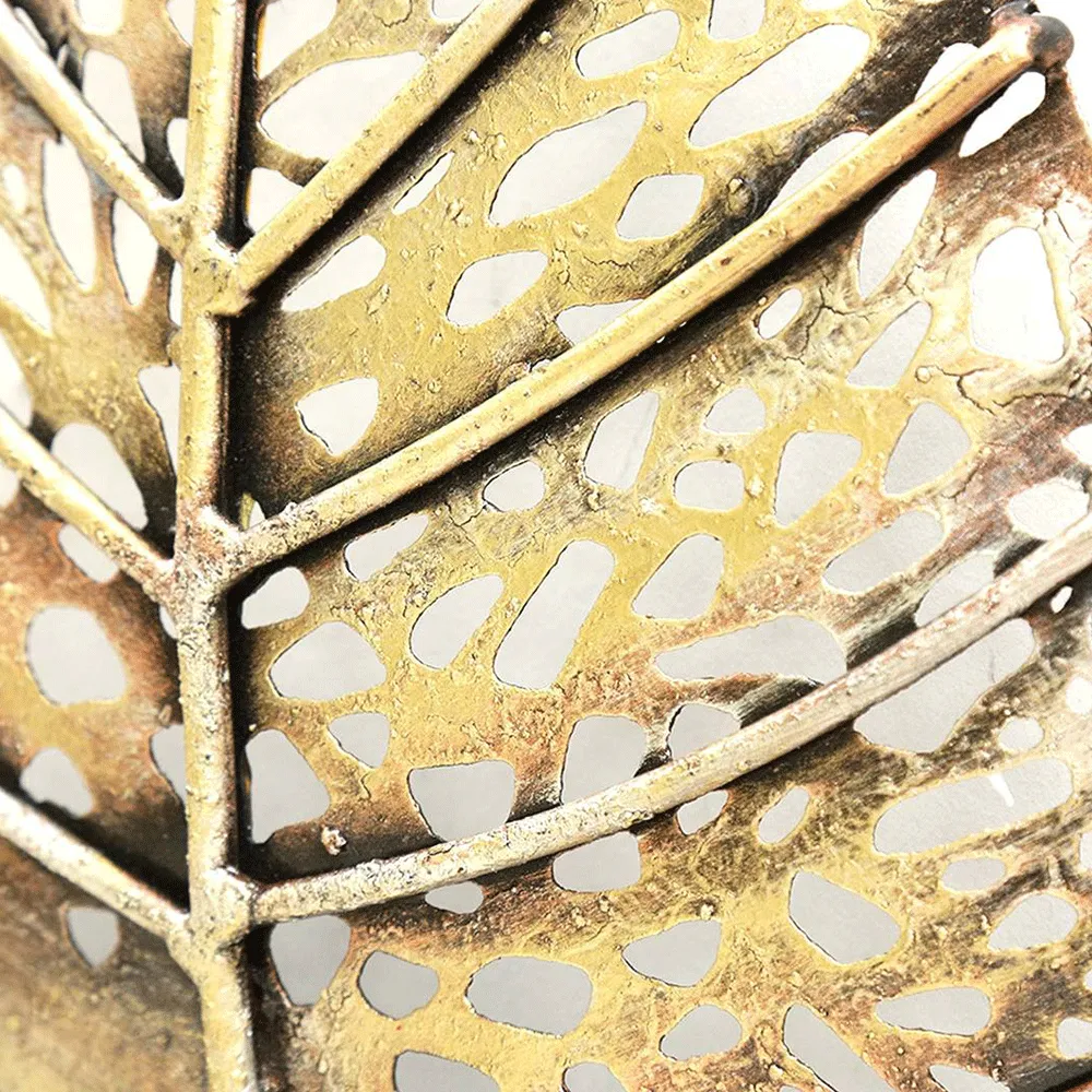 Pretty Leaf Fenestration Metal Wall Art With LED