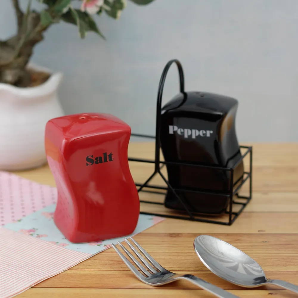 Red & Black Swaying Salt & Pepper Set of 2 With Iron Basket