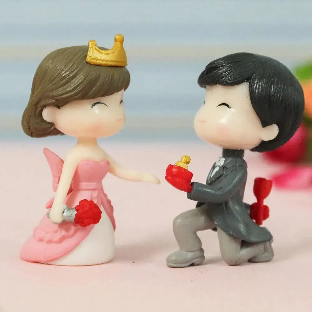 Romantic Proposing Couple Miniature Showpiece for Valentine's Day