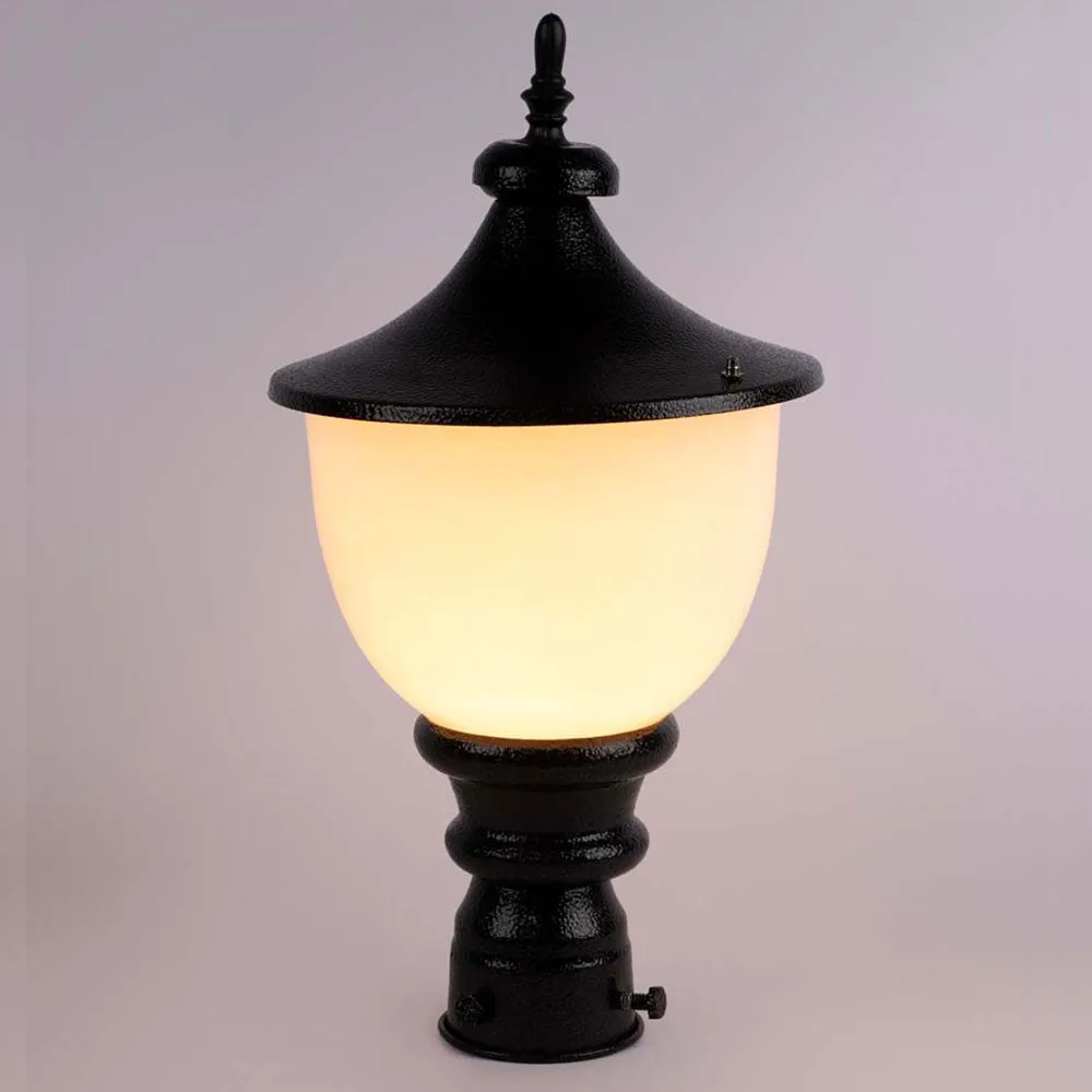 Royal Traditional Designer Warm Outdoor Gate Light Single Piece