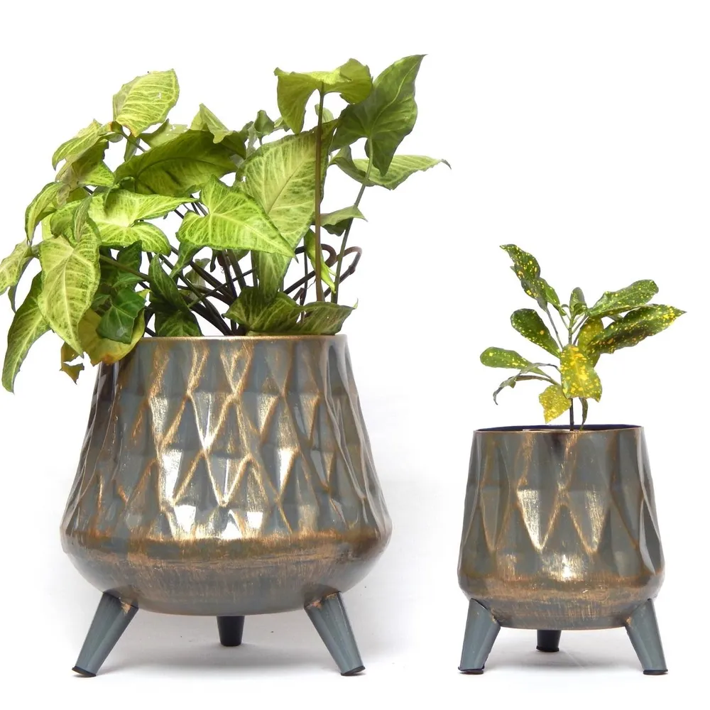 Set of 2 Grey Diamond-pattern Textured Indoor Metal Plant Stand with Pot