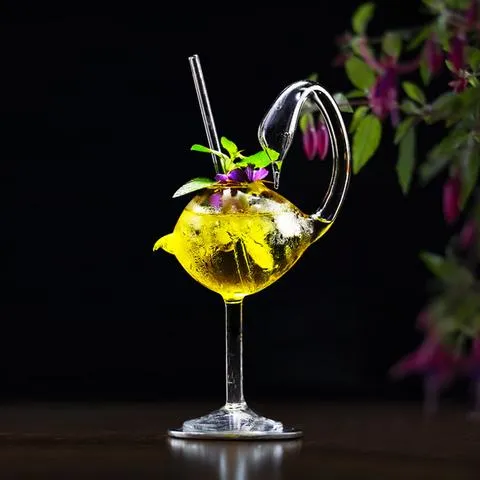 Small Swan Cocktail Glass Single Piece