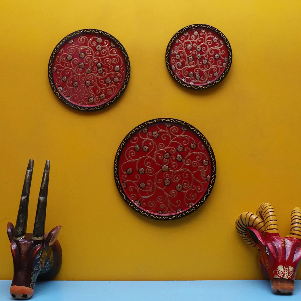 Sprouted Maroon Base Circular Set of 3 Wallplates