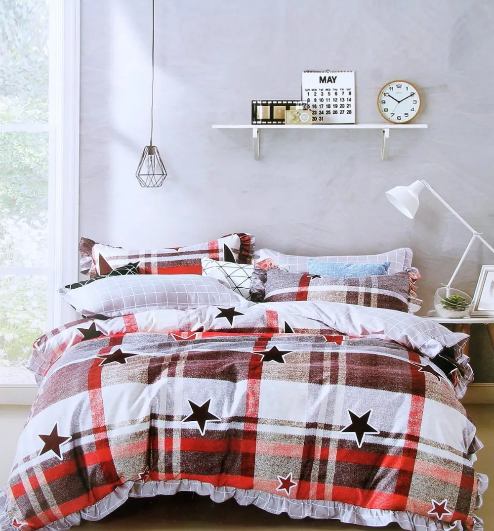 Starry Red & White Checkered Print Double Bedsheet With 2 Pillow Covers (Multicolor)
