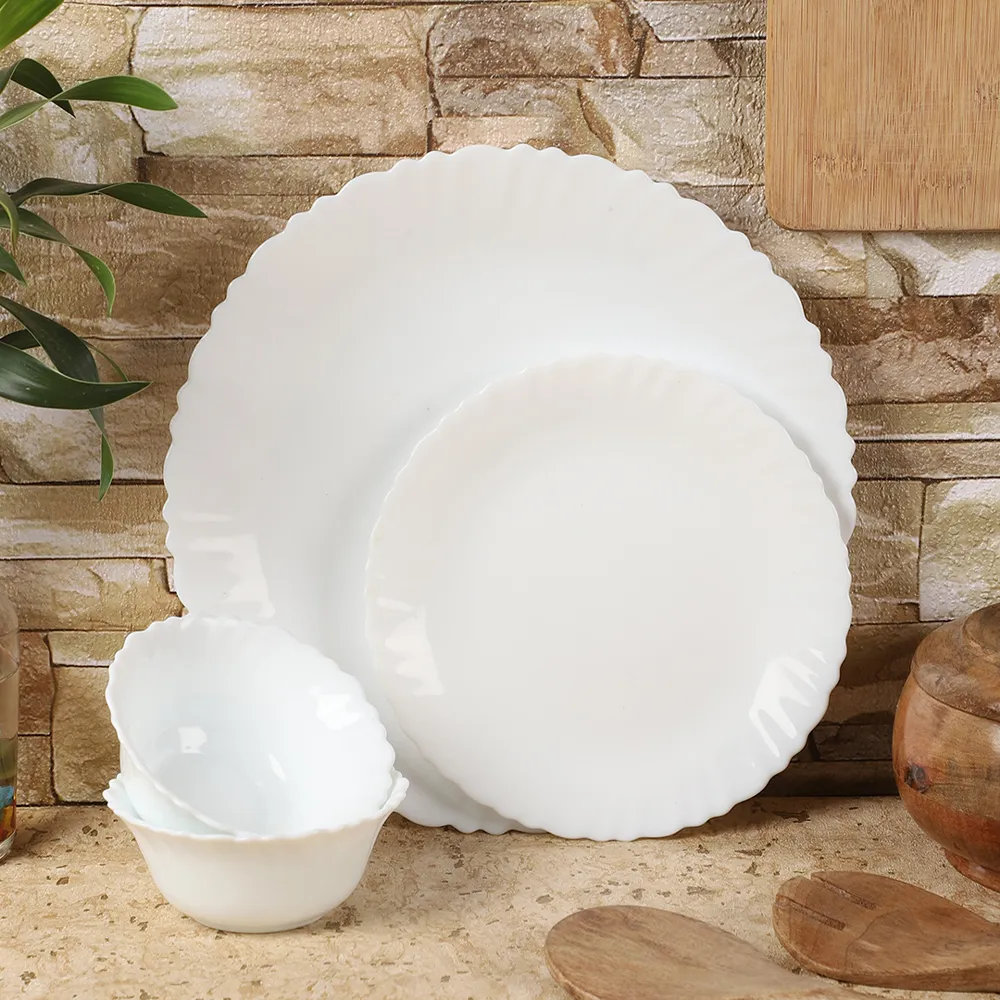 Stoic Shiny White Dinnerware Set Of 18
