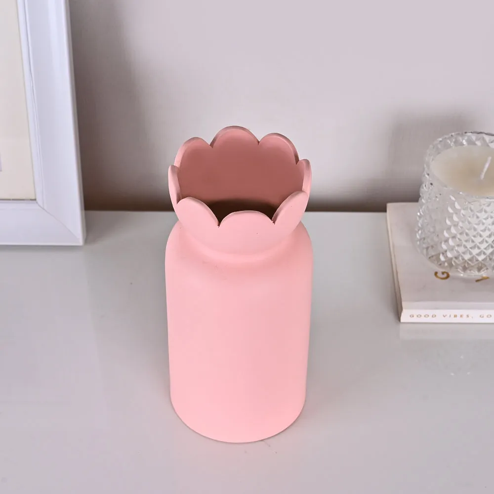 Stunning Mid-size Gift Wrap Shaped High-quality Ceramic Flower Vase (Available in Multiple colors) Pink