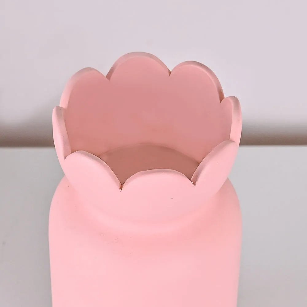 Stunning Mid-size Gift Wrap Shaped High-quality Ceramic Flower Vase (Available in Multiple colors) Pink