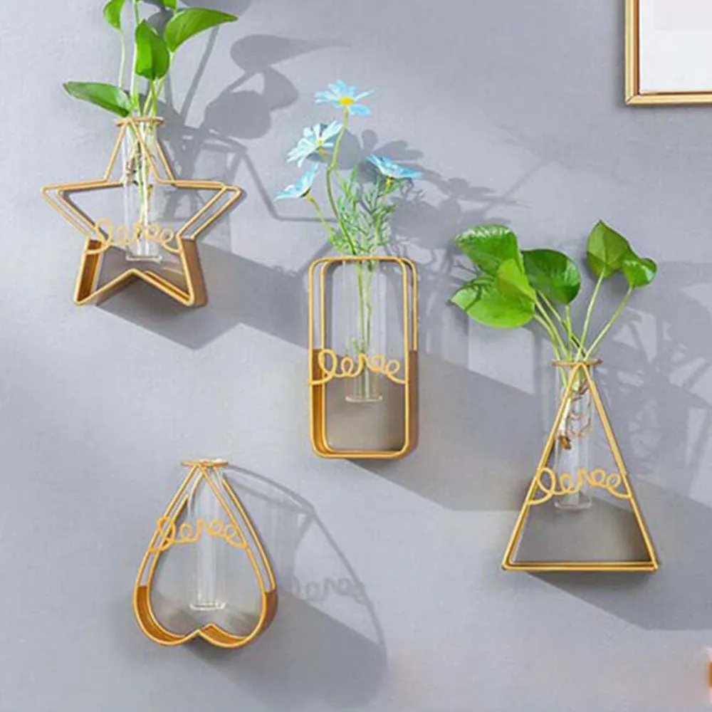 Stunning Stelliform Triangular Shaped Glass Vase