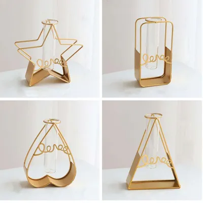 Stunning Stelliform Triangular Shaped Glass Vase