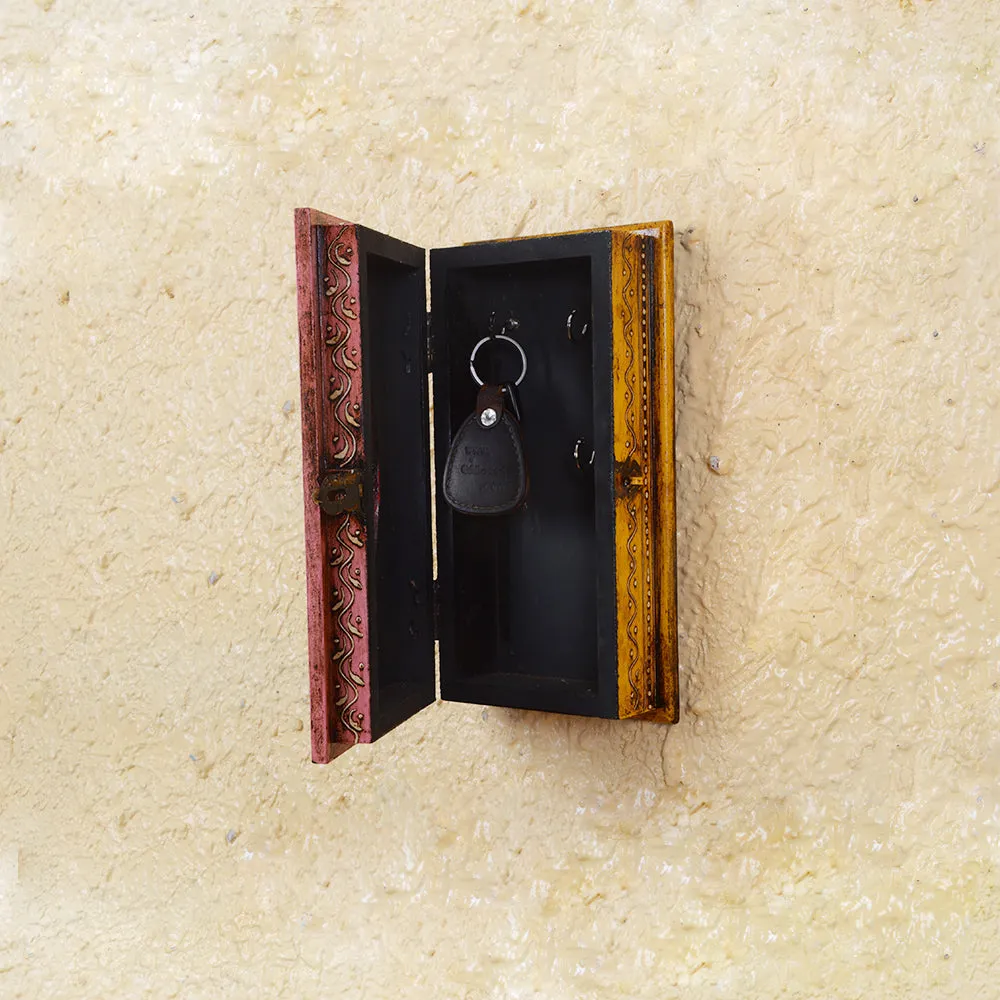 Stylish Space Saver Wooden Key Holder