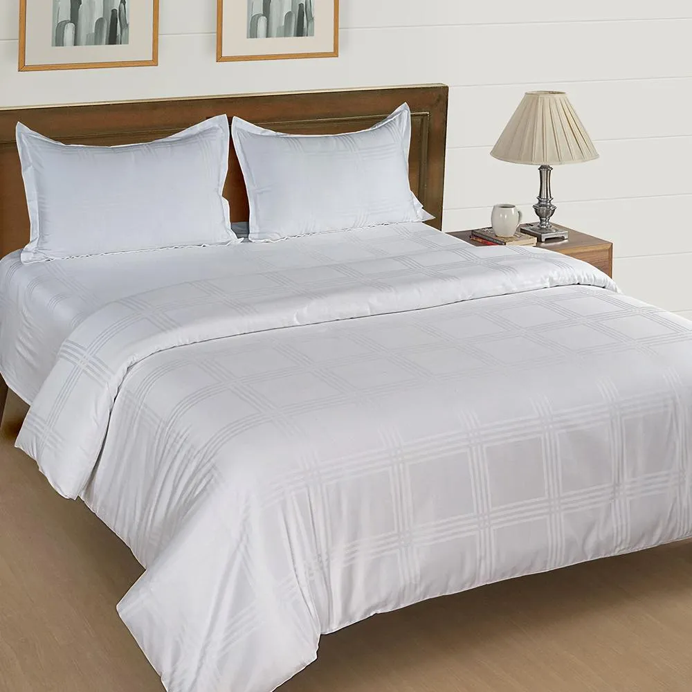 Swayam Gloss White Saffron Premium Double Bed Sheet with 2 pillow covers Double Bedsheet (90 x 108 Inches)