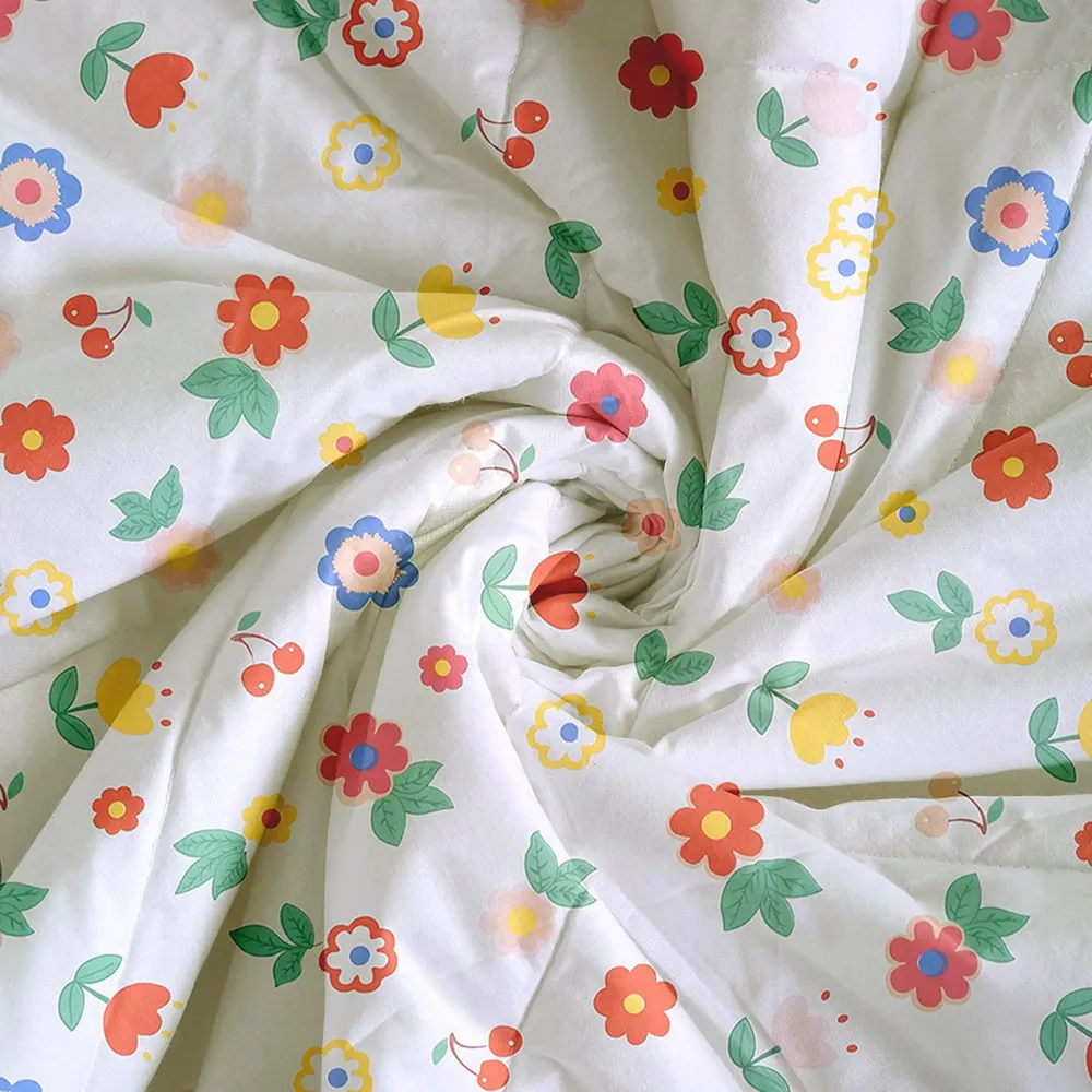 Swayam Sprinkled Floral Pattern Blended Cotton Double Bed Comforter