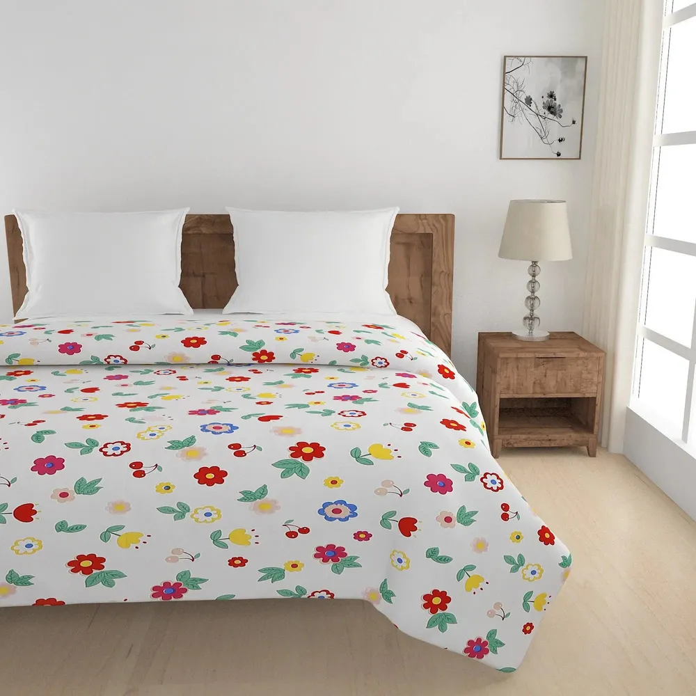 Swayam Sprinkled Floral Pattern Blended Cotton Double Bed Comforter