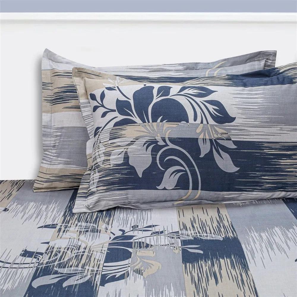 Swayam Spruce Hazel leaf print Veda Double Bedsheet with 2 pillow covers Double Bedsheet (90 x 108 Inches)