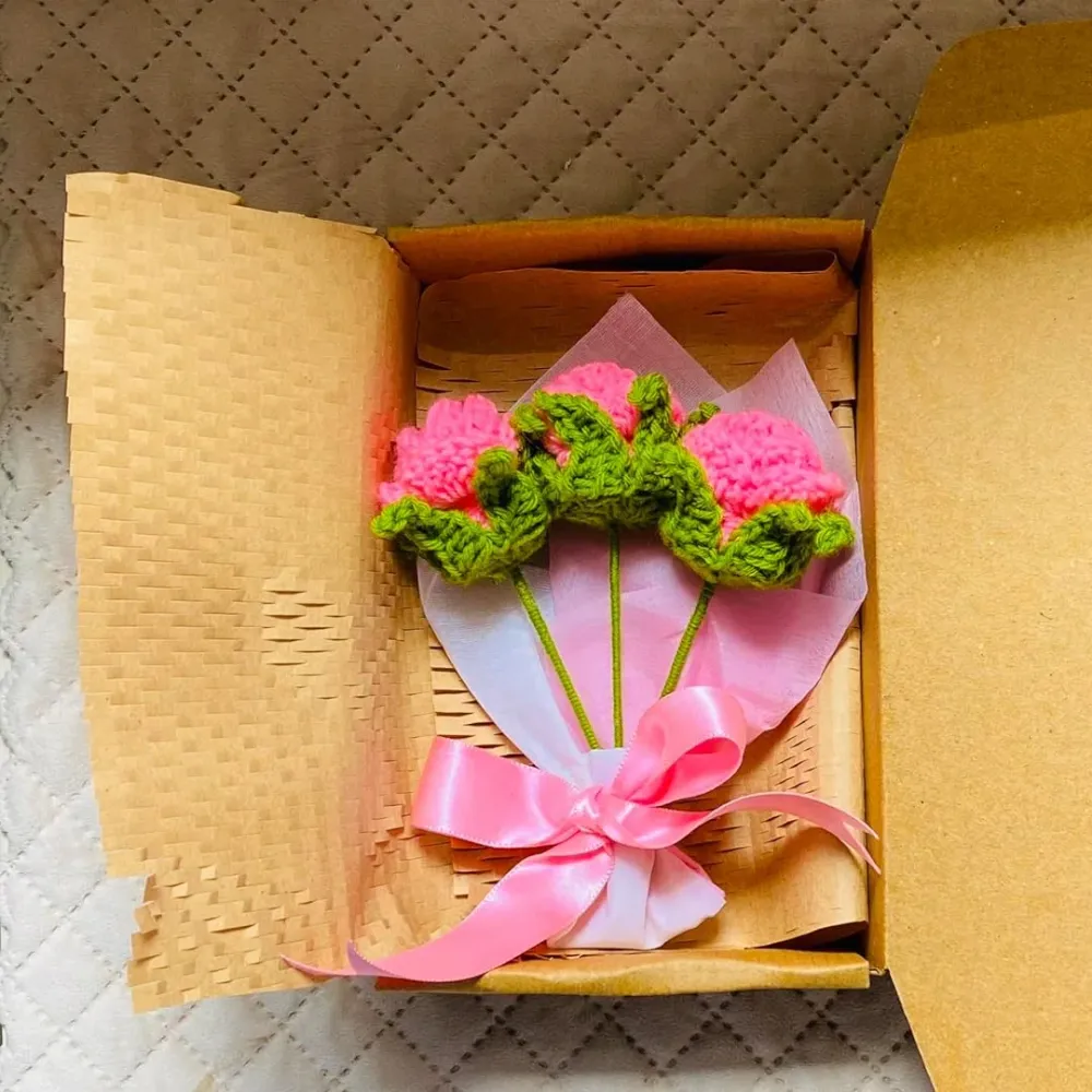 WallMantra Three Pink Roses Crochet Bouquet 