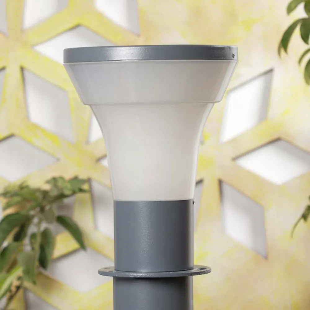 Torch Motif Warm Decorative Outdoor Gate Light