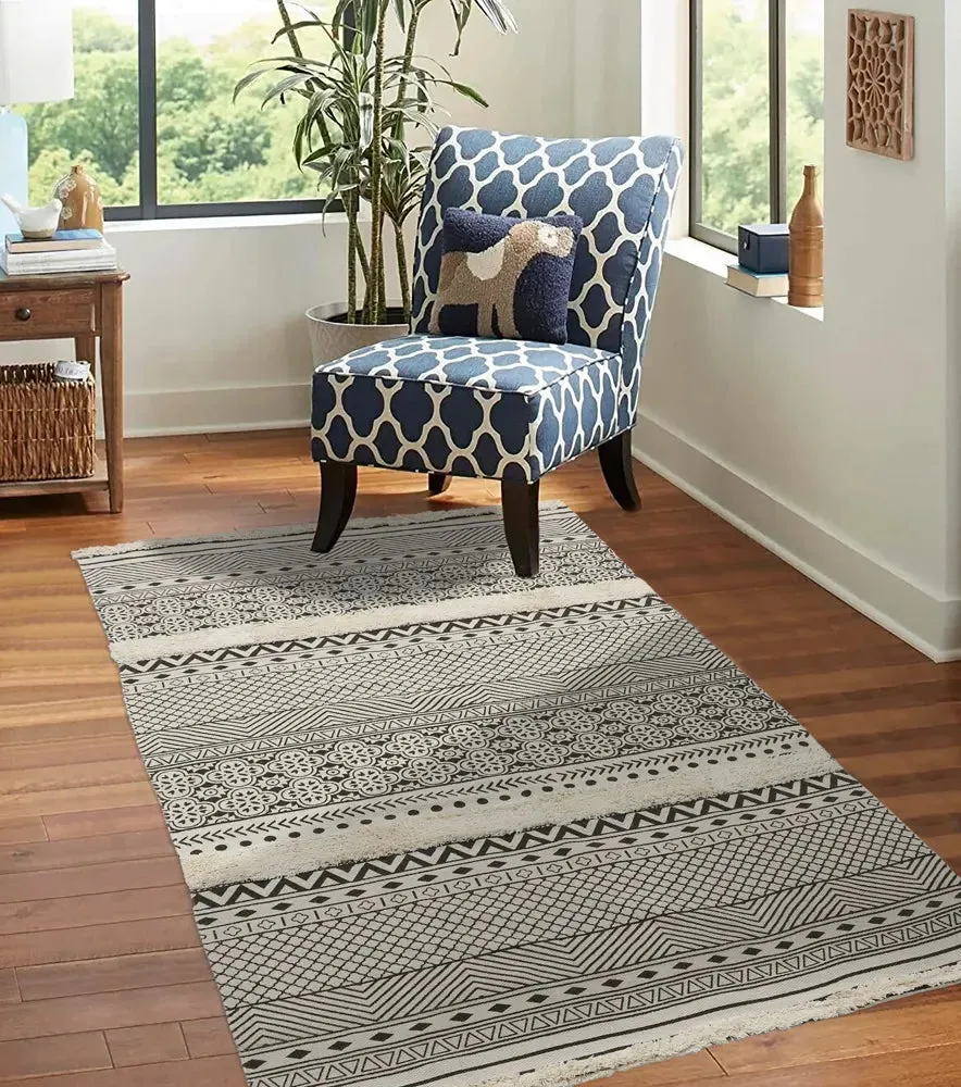 Traditioanl Ikkat Pattern Grey Handmade Tufted 100% Cotton Non-Slip Washable Area Rug- 4x6 ft