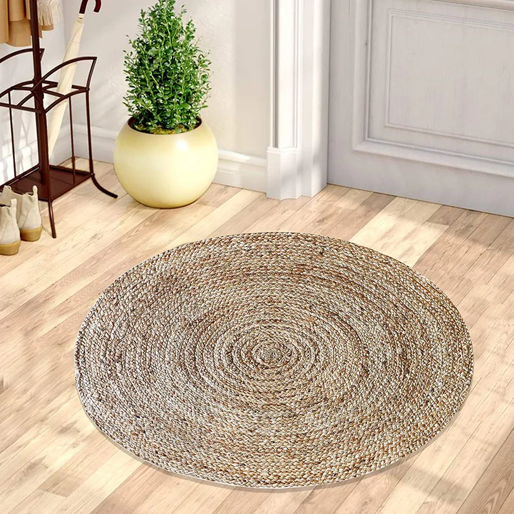 Traditional Hand-braided Round Jute Rug