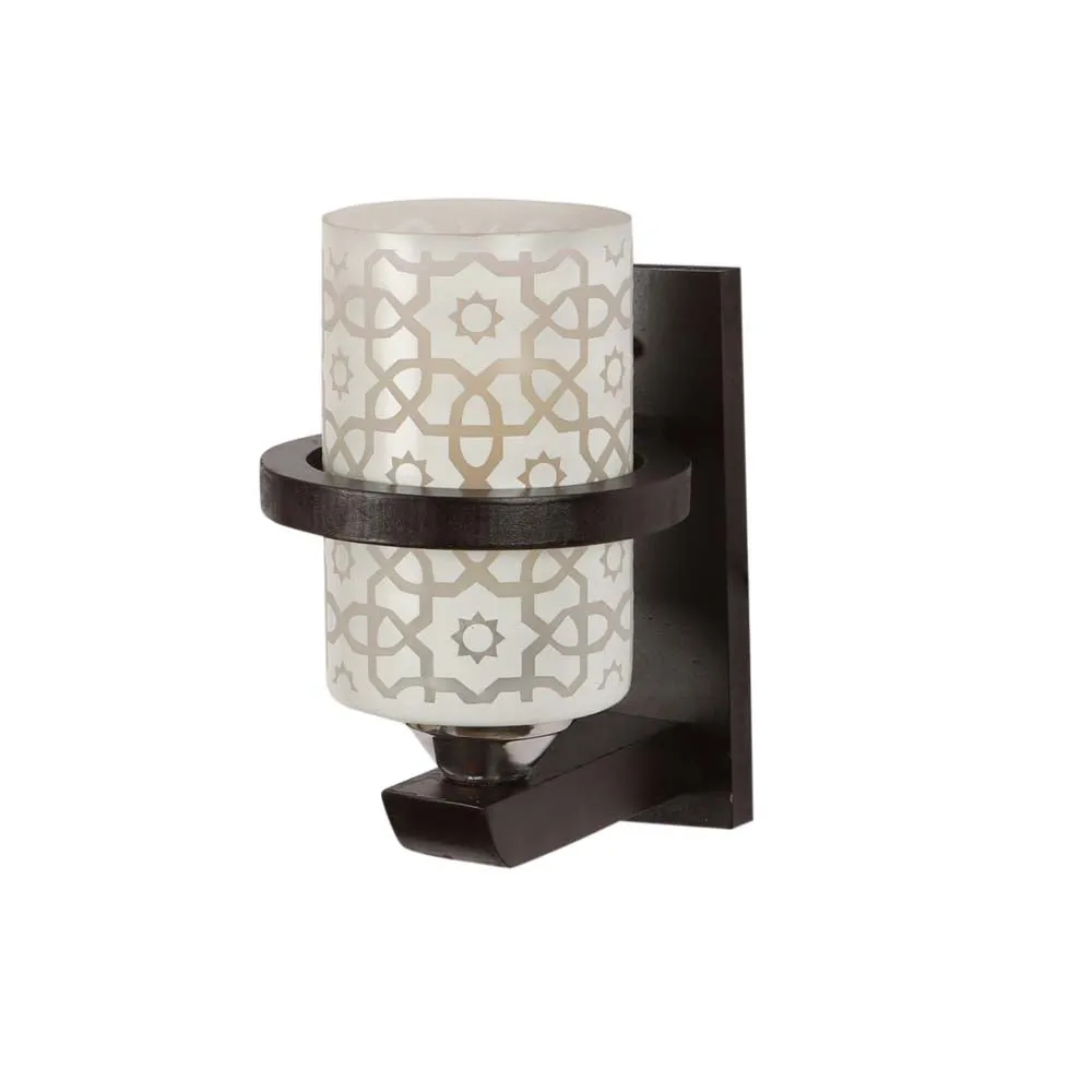 Wooden Frame Encircled Traditional Designer Wall Light Single Piece